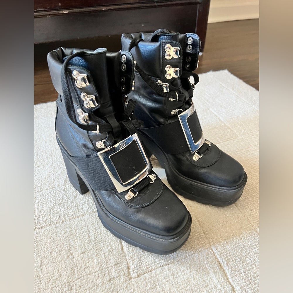 Roger Vivier Combat Boots, lug sole lace up with heel. Super comfy !